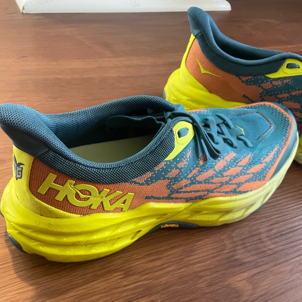 Hoka Speedgoat 5 M’s 9.5